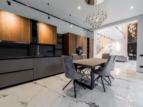 будинок за адресою Київська вул., 11