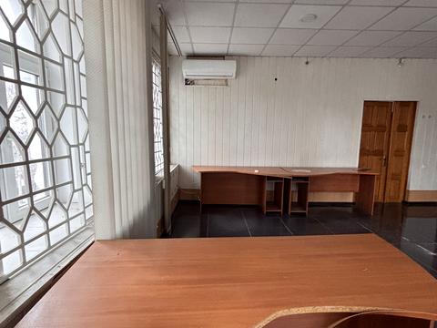 комерційна за адресою Михайла Грушевського вул. (Карла Лібкнехта), 49