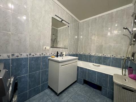 квартира за адресою Академіка Єфремова вул. (Командарма Уборевича), 13