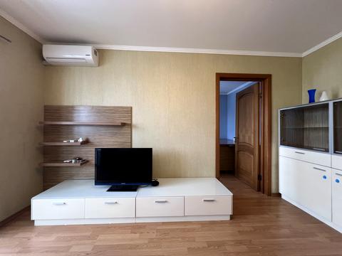 квартира за адресою Академіка Єфремова вул. (Командарма Уборевича), 13