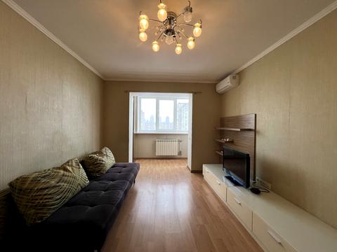 квартира за адресою Академіка Єфремова вул. (Командарма Уборевича), 13