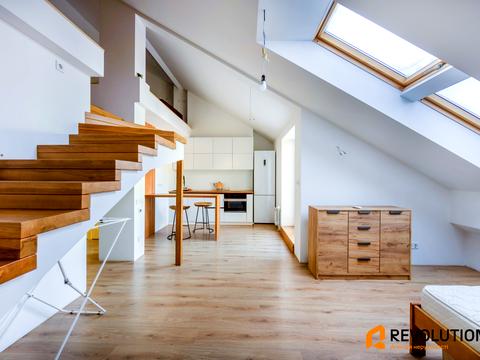 квартира за адресою Регенераторна вул., 4 к7