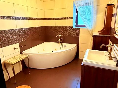 будинок за адресою Центральна