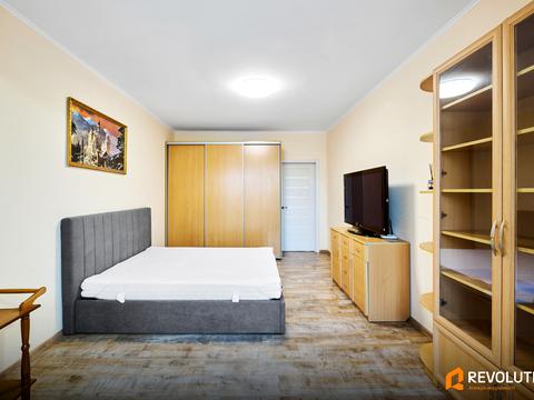 квартира за адресою Дорошенко вул., 10