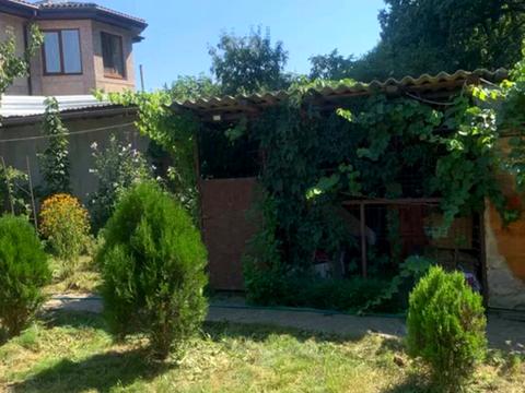 дом по адресу Виноградная 2-ая ул.