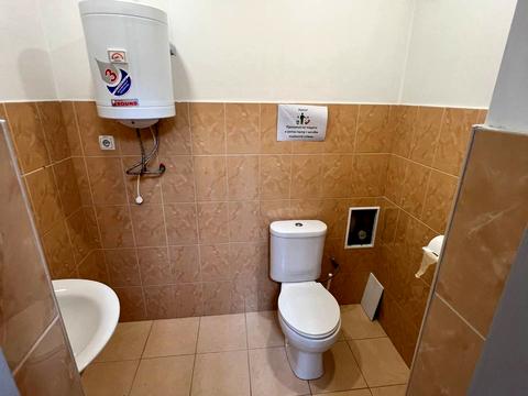 комерційна за адресою Дмитра Яворницького просп. (Карла Маркса), 68