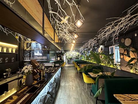 комерційна за адресою Келецька вул., 63