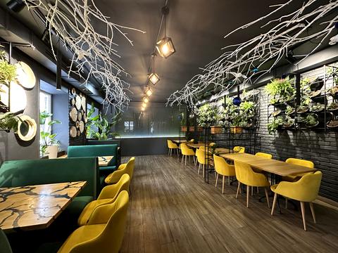 комерційна за адресою Келецька вул., 63