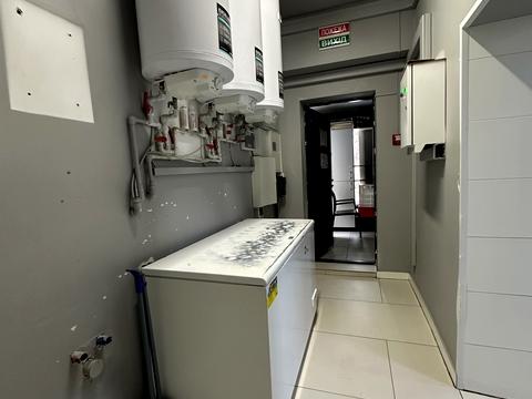 комерційна за адресою Келецька вул., 63