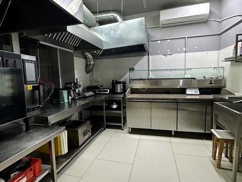 комерційна за адресою Келецька вул., 63