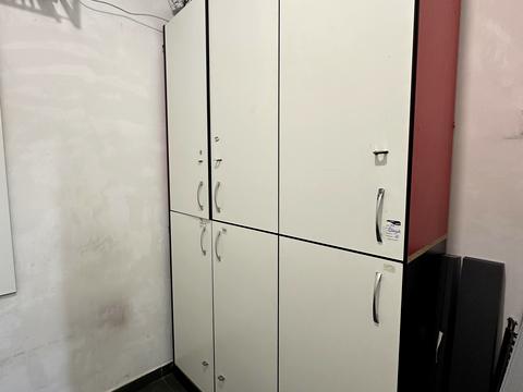 комерційна за адресою Келецька вул., 63