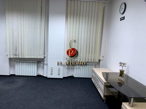 комерційна за адресою Інститутська вул., 24/7