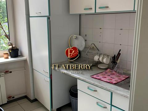 комерційна за адресою Інститутська вул., 24/7