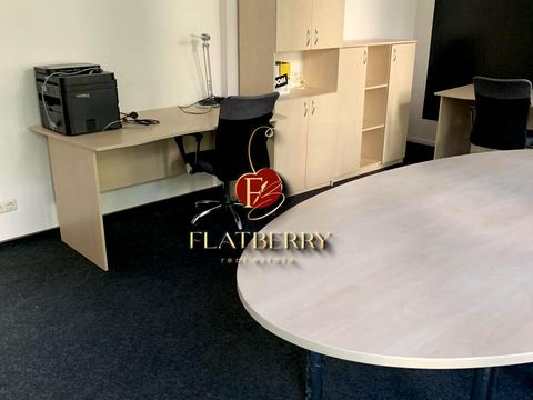 комерційна за адресою Інститутська вул., 24/7