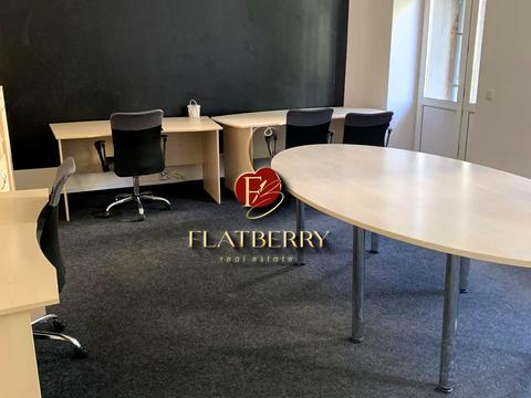 комерційна за адресою Інститутська вул., 24/7