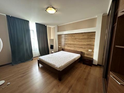 квартира за адресою Авіаконструктора Ігоря Сікорського вул. (Танкова), 4-В