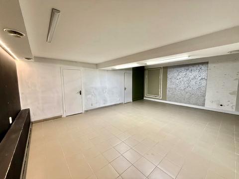 комерційна за адресою Героїв Майдану вул. (Червоноармійська), 160