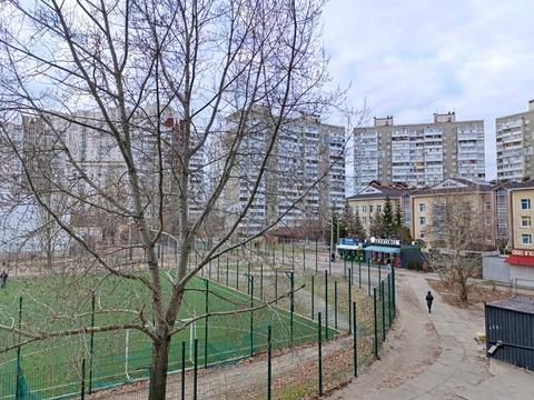 комерційна за адресою Київ, Лариси Руденко вул., 6а