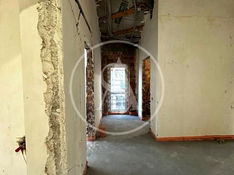 комерційна за адресою Стуса вул., 2