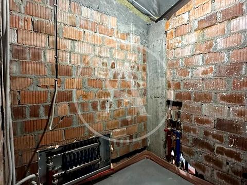 комерційна за адресою Стуса вул., 2