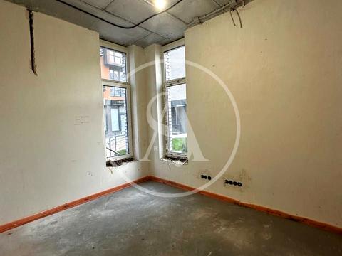 комерційна за адресою Стуса вул., 2