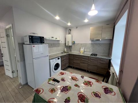 квартира за адресою смт. Слобожанське, Героїв України вул. (Теплична), 3