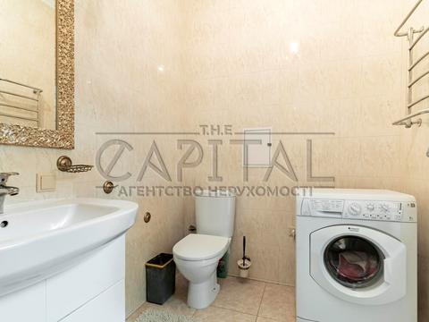 квартира за адресою Київ, Андрія Верхогляда вул. (Михайла Драгомирова), 5