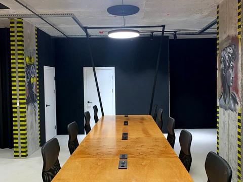 комерційна за адресою Андрія Верхогляда вул. (Михайла Драгомирова), 15