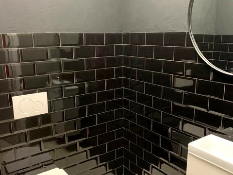 комерційна за адресою Андрія Верхогляда вул. (Михайла Драгомирова), 15