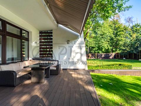 дом по адресу Патріарха Володимира Романюка ул. (Жовтнева)