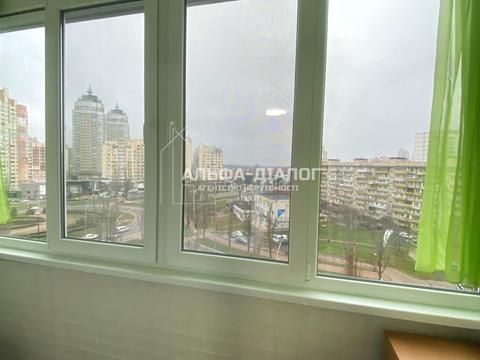 квартира за адресою Київ, Героїв полку "Азов" вул. (Маршала Малиновського), 27/23