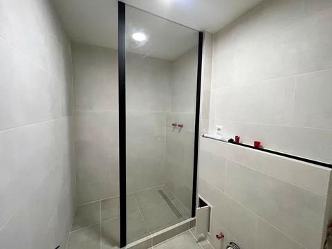 комерційна за адресою Радистів вул., 40-В