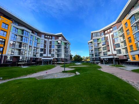 комерційна за адресою Радистів вул., 40-В