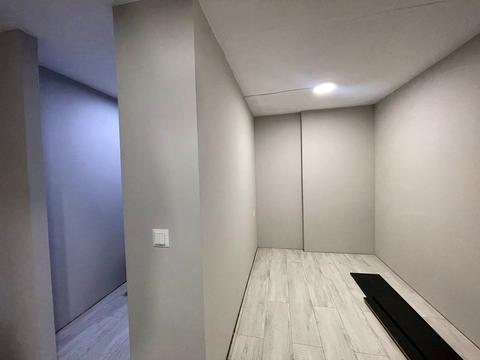 комерційна за адресою Радистів вул., 40-В