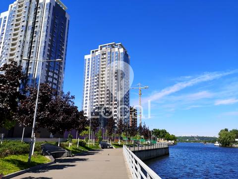 комерційна за адресою Дніпровська набережна вул., 14