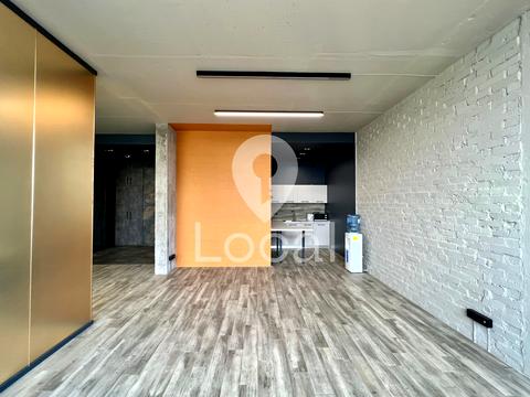 комерційна за адресою Дніпровська набережна вул., 14