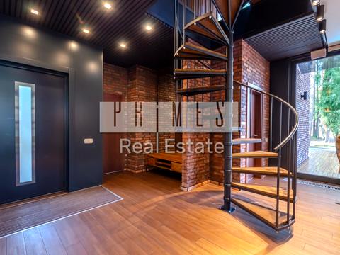 будинок за адресою Набережна вул.