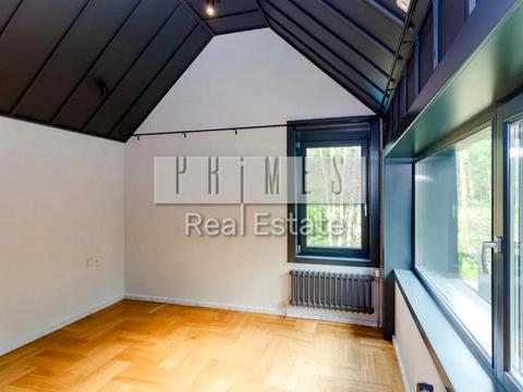 будинок за адресою Набережна вул.