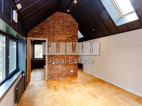 будинок за адресою Набережна вул.