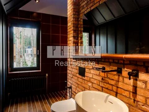 будинок за адресою Набережна вул.