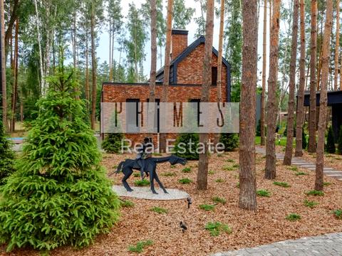 будинок за адресою Набережна вул.