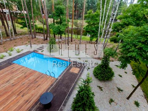 будинок за адресою Набережна вул.