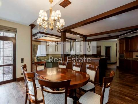 будинок за адресою Набережна вул.