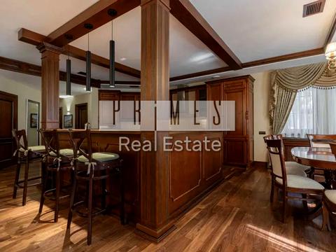 будинок за адресою Набережна вул.