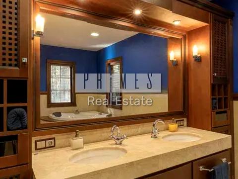 будинок за адресою Набережна вул.