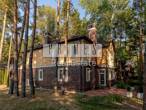 будинок за адресою Набережна вул.