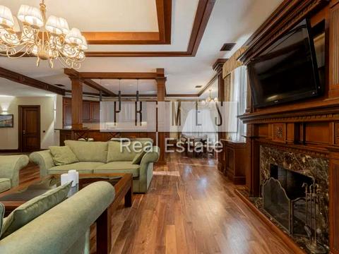 будинок за адресою Набережна вул.