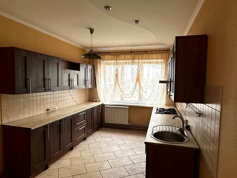 будинок за адресою смт. Макарів, довбуша