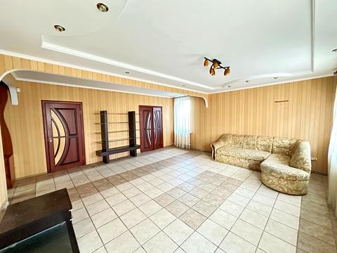 будинок за адресою смт. Макарів, довбуша