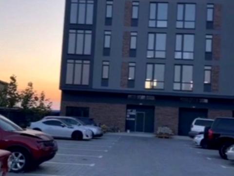 комерційна за адресою Полковника Гуляєва просп. (Маршала Жукова), 111